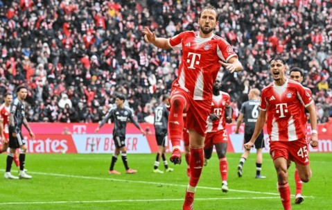 3-2！德甲霸主继续狂飙：豪取4连胜，凯恩狂轰28球，领跑射手榜