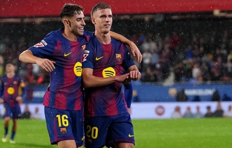 西甲第10轮将上演一场万众瞩目的巅峰对决，西甲豪门巴塞罗那做客挑战银河战舰皇家马德里