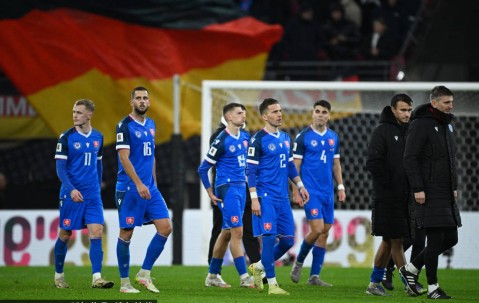 德甲联赛最新动态：拜仁慕尼黑逆转胜利，霍芬海姆强势崛起，积分榜解析与战术深度分析