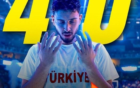 申京欧洲杯至今场均20+8+6 三项数据均位居前十