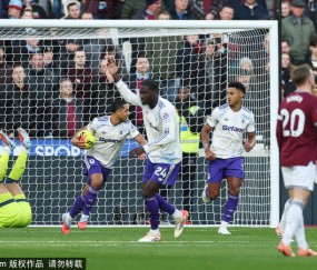 英超第16轮：维拉3-2逆转西汉姆