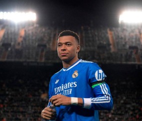 西甲争冠愈演愈烈 巴塞罗那仅领先皇马1分 瓦伦西亚0-2不敌强敌