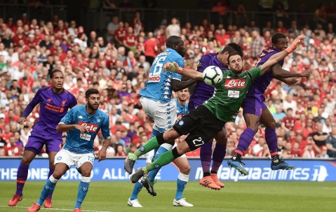 意甲：那不勒斯VS拉齐奥，9分差距下的倔强！那不勒斯主场死磕拉齐奥，卫冕希望最后一搏