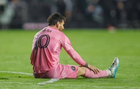 梅西正式封神了！加冕球王独享历史第一