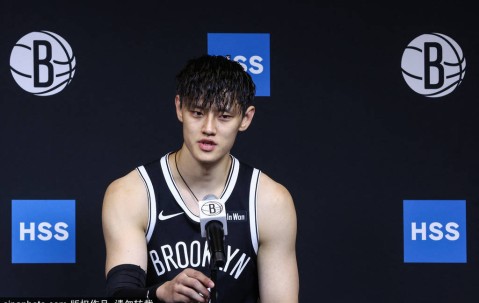 曾凡博没上场！媒体人:教练考虑饭碗 队友关心合同