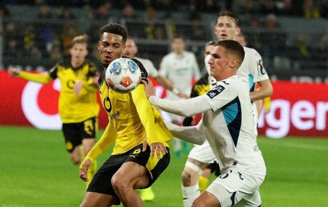 德甲最新积分战报 多特6轮不败稳居第3 差榜首拜仁9分