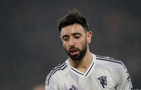 争四格局波澜再起：曼联优势有限，切尔西紧咬不放，利物浦步履维艰