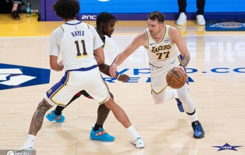 东契奇高情商湖人渐入佳境！教科书级带队造多赢结局